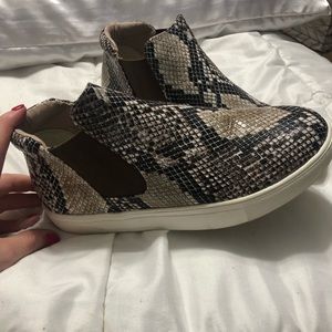 Snakeskin 🔥 high tops!